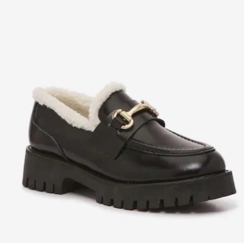 Steve Madden Women’s Black Loafers with Gold Detail and Sherpa Lining